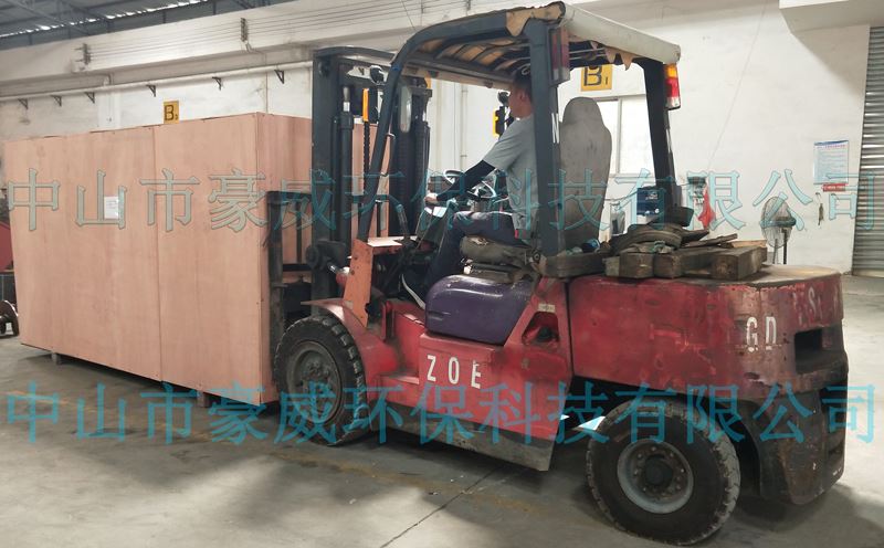 CU360聚氨酯壓實(shí)機(jī)出貨